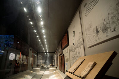 © Tridonic Deckenleuchten im Museumsgang.