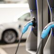 ladestation, elektroautos, laden, elektrisch, mobilität, e-mobilität, auto, pkw, reichweite, zuhause, aufladen, kabel, stecker, watt, akkuladung, akkulaufzeit, schnell, schnellladestation, tiefgarage, garage, zukünftig, zukunft, ökologisch, sparsam