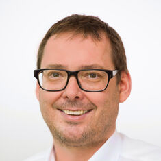 Markus Marschall ist Sales Application Engineer für Notbeleuchtung bei Eaton.