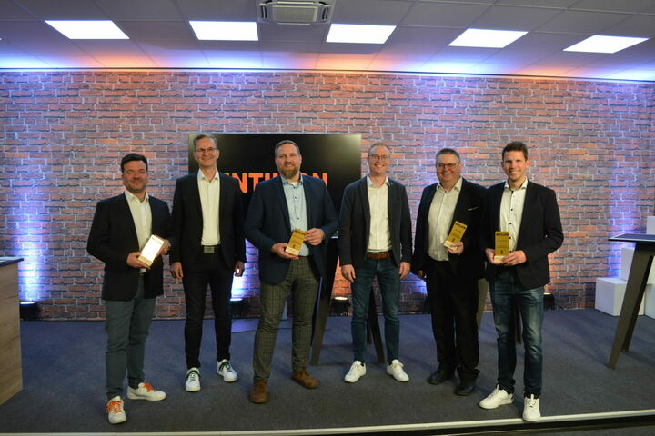 Der Intilion-Expertentalk fand zuletzt online statt (von links): Boris Langerbein und Martin Peters (beide Intilion), Stefan Haslinger (Schubert CleanTech), Manuel Schmidt (Intilion), Josef Bayer (Max Bögl) und Pascal Lefarth (Intilion). Oliver Brückl (OTH Regensburg) war per Telefonkonferenz anwesend.