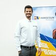Hannes Wultschnig, Geschäftsführer von Hansesun Photovoltaik Tirol, freut sich über den Bezug der neuen Zentrale im Q24 in Imst.