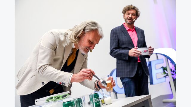 Bei der Tagung ging’s nicht nur um Energietechnik. Die Science Busters experimentierten mit des Österreichers liebstem Energy Drink: Bier.