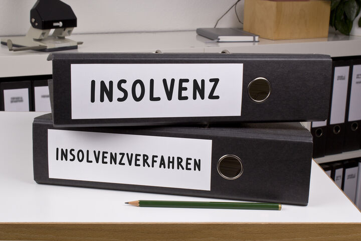 insolvenz insolvenzgericht insolvenzmasse insolvenzverfahren insolvenzordnung insolvenzverschleppung insolvenzgeld insolvenzrecht insolvenzverwalter insolvenzantrag pleite ruin konkurs bankrott schulden liquidität überschuldung zahlungsunfähigkeit schuldschein schuldner gläubiger schuldnerberatung vergleich wirtschaftskrise finanzkrise krise risiko firmenpleite geschäftsaufgabe privatinsolvenz schuldenerlass ratenzahlung stundung ordner akte akten aktenordner büro bürokratie beratung hilfe kündigung sparen neuanfang start ende