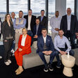 Das Techem Team: Hinten Peter Lackner, Vertrieb, Andrea Hoffmann, Kundenbetreuung, Wolfgang Oberhammer, Vertrieb Wassertechnik, Matthias Göttfert, Geschäftsführung, Daniel Eberhard, Auftragsbearbeitung & Montage, Philip Böhmer, Auftragsbearbeitung & Montage, Andreas Hösch, Vertrieb, Abd-Alla Hassan, Projekt- & Prozessmanagement und Michael Mayr, Ablesung. Vorne: Dragana Janjus, Stv. Leitung Abrechnung, Zoran Jelen, Geschäftsführung, Jonathan Prokop, IT / Kundenportal (v.l.n.r.)