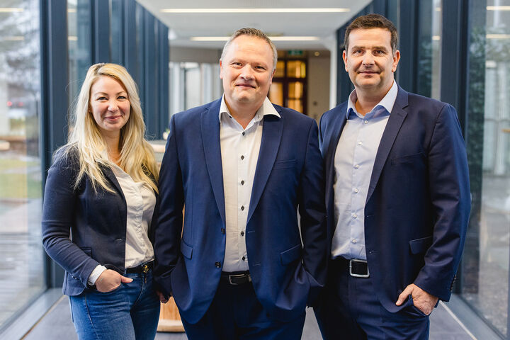 Das neue Vertriebsspitze von Meinhart Kabeln Österreich: Marietheres Wöger, Andreas Artbauer und Christian Boucek (v.l.n.r.)