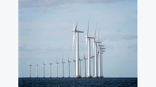 Offshore Windpark Windenergieanlagen Offshore-Windpark Windrad Windräder erneuerbare Energien Stromerzeugung Umweltschutz Middelgrunden Kopenhagen Ostsee Meer Öresund Øresund 20 Bonus 2MW-Anlagen