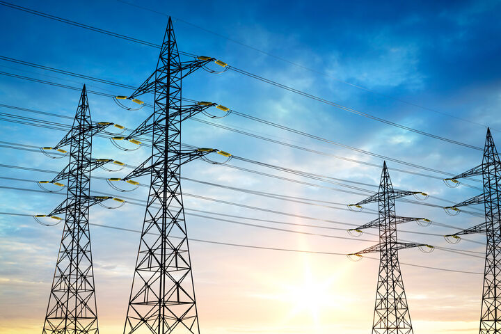 stromleitung hochspannung stromtrasse energie energiewende öko solar licht trasse netz kraftwerk abendhimmel solarpanel abend himmel strommast lichtstrahlen oberleitung leitung stromnetz versorgung stromversorgung kabel abendhimmel sonnenenergie sonne strom erzeugung umwelt nachhaltigkeit solarstrom umweltschutz emission erneuerbar nutzen sauber sauberkeit qualität politik wolken