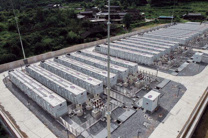 Angesichts der notwendigen Transformation des Energiesystems treten Transformatoren und Speicherlösungen in den Fokus.