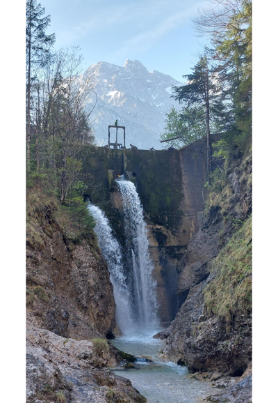 Das Wasserkraftwerk versorgt nicht nur die Fürstlich Schaumburg-Lippische-Forstverwaltung, sondern auch Abnehmer der EEG Kremsmauer mit Strom.