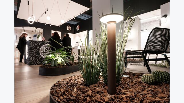 Stimmungsvolle Lichtinszenierungen im Außenraum – Lösungen dafür bietet die Light + Building 2026.