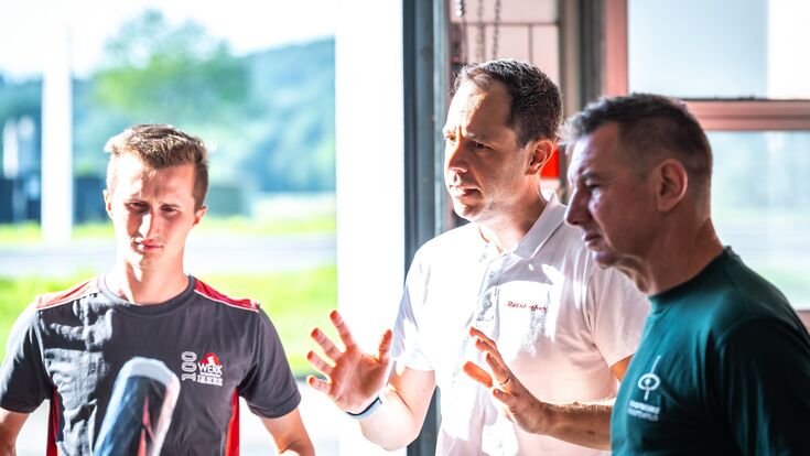 Georg Kastenberger (Röhrbacher): „Mit dem DSO-Line-Training investieren Unternehmen gleichermaßen in ihre Mitarbeitenden und in die Qualität der Netze.“