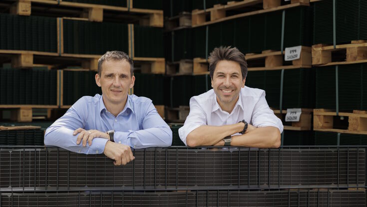 Günther Baumhackl, Geschäftsführer von H+S Zauntechnik, und Stefan Ponsold, CEO von Sunbooster
