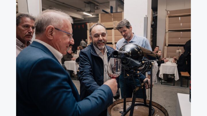 An allen Standorten gibt es Wein­ und Schnapsverkostungen.