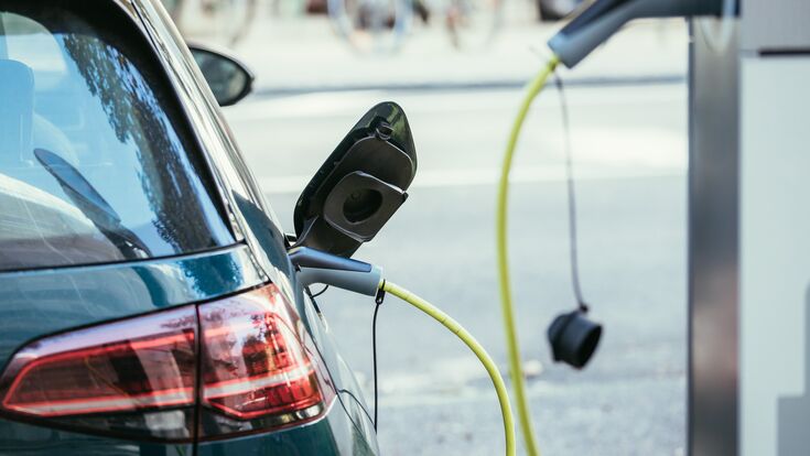 ladestation, eauto, e auto, elektroauto, eauto station, e auto station, tankstelle, technologie, aufladen, zukunft, umweltfreundlich, netz, umweltschädlich, elektroantrieb, grün, energiewende, strom, energie, auto, tankstellennetz, elektro, emobility, serienreife, emission, co2, hybrid, strom tanken, mobilität, akku aufladen, e mobil, e mobilität, e tarif, elektro mobil, ladevorgang, schnell laden, prämie, förderung, stromtankstelle, akku, reichweite, e-mobil, elektromobil, kfz, pkw, ladestutzen