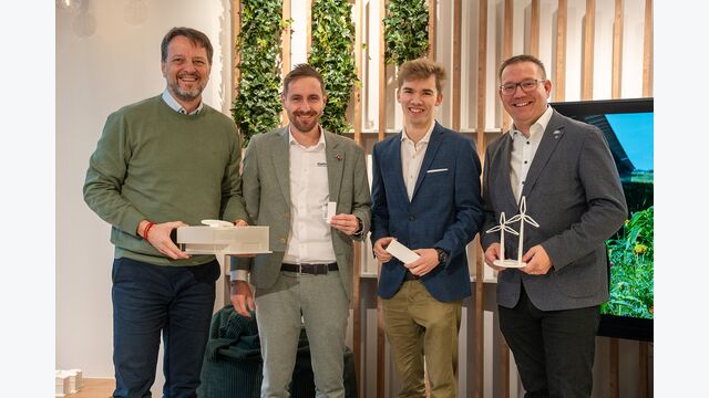 Gerhard Riegler, Vizebürgermeister Amstetten (SPÖ), Jürgen Hürner, Geschäftsführer der Stadtwerke Amstetten, Jakob Kammleithner, Netzleittechniker bei Stadtwerke Amstetten und Christian Haberhauer, Bürgermeister Amstetten (ÖVP) (v.l.n.r.)