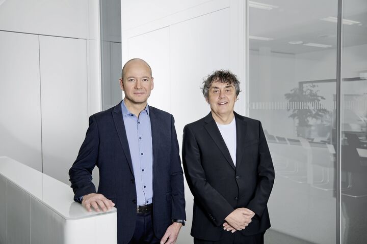 Daniel Pfeifer (links) ist der neue Geschäftsführer von Bachmann electronic. Beat Rünzler (rechts), bisher Geschäftsführer für Business Administration, verantwortet künftig zusätzlich auch den Bereich Operations.