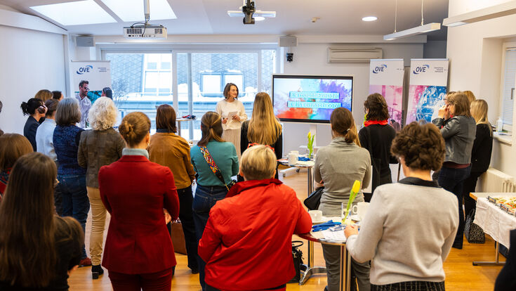 31 Frauen trafen sich beim Neujahrsfrühstück der OVE Fem.
