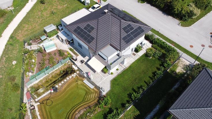 Seit Bestehen des Unternehmens setzte Denkapparat 600 PV-Anlagen um.