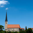 Ein TA-Vorzeigeprojekt verbindet die Wärmeversorgung von Kirche und Pfarrheim.