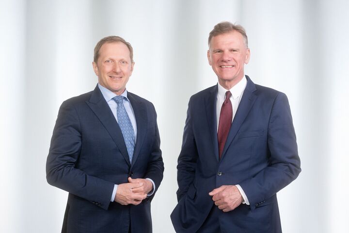 Alfons Haber (links) und Michael Strebl (rechts) sind ab sofort das neue Vorstandsduo der E-Control.