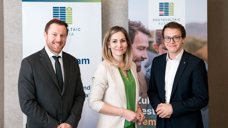 Christoph Mair, Vorstandsmitglied von PV Austria, Vera Immitzer, Geschäftsführerin von PV Austria und Christoph Dolna-Gruber, Energieexperte der österreichischen Energieagentur (v.l.n.r.)