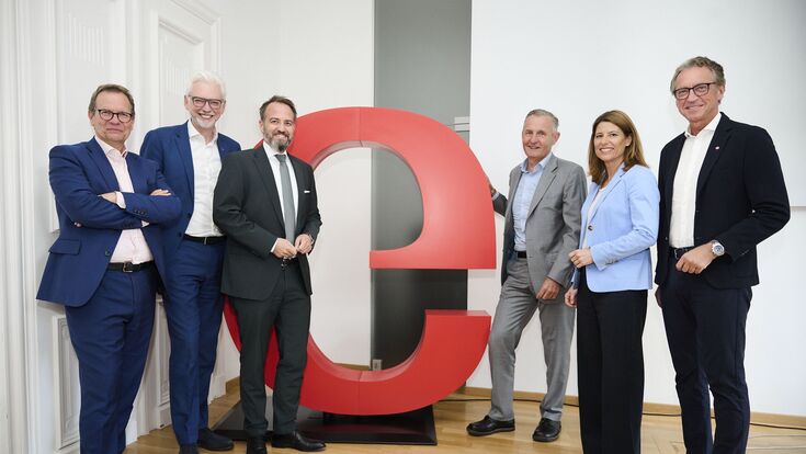Stefan Szyszkowitz, EVN und Vizepräsident Oesterreichs Energie, Michael Strugl, Verbund und Vizepräsident Oesterreichs Energie, Michael Baminger, Vorstandssprecher der Salzburg AG und Präsident Oesterreichs Energie, Peter Weinelt, Wiener Stadtwerke Holding und Vizepräsident Oesterreichs Energie, Barbara Schmidt, Generalsekretärin Oesterreichs Energie und Leonhard Schitter, Energie AG Oberösterreich und Vizepräsident Oesterreichs Energie