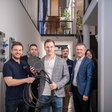 Michael Druckenthaner, Go-e, Erik Yesayan, Go-e, Wolfgang Scherrer, Neoom, Georg Gruber, Go-e, Herbert Mühlbock, Neoom und Elke Galvin, Go-e (v.l.n.r.)