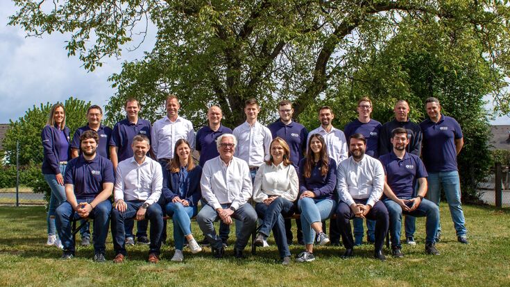 Das heute 19-köpfige Team von Kess Power Solutions. In der Mitte vorne: Gründer Franz Kasyan.